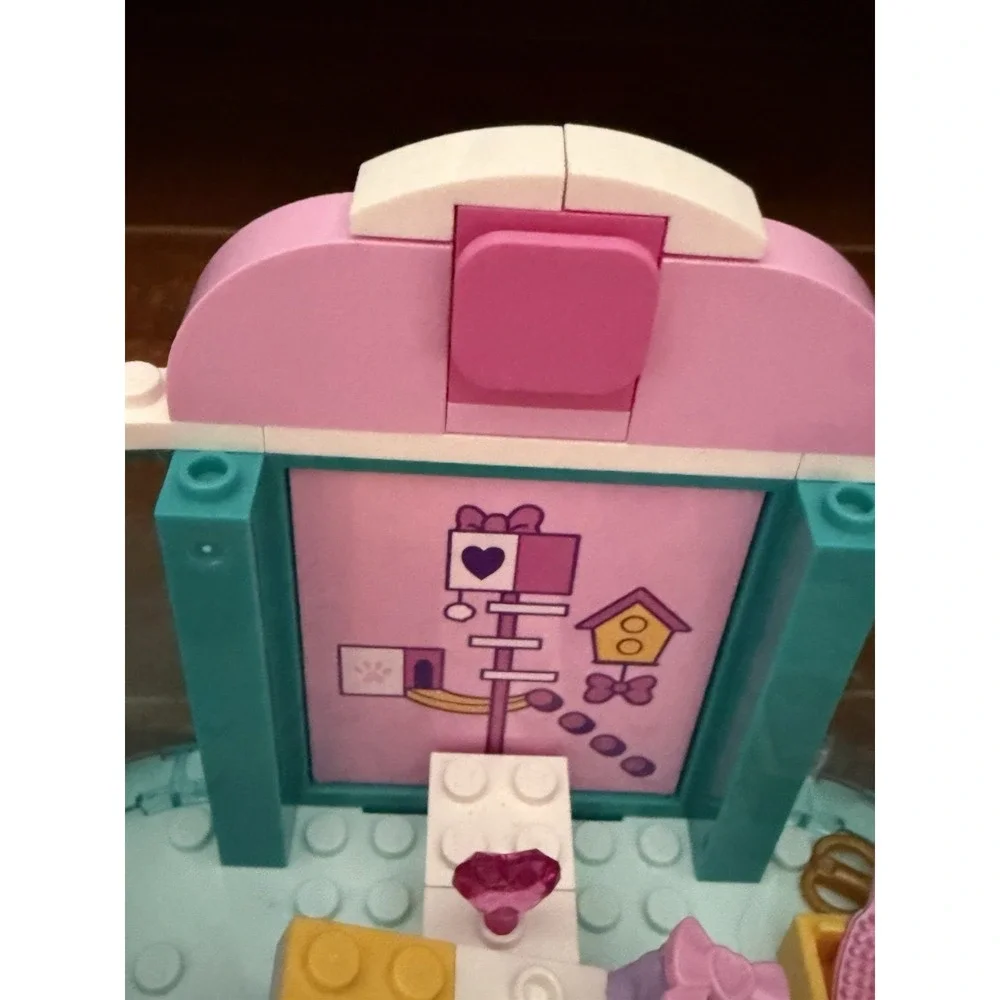 LEGO Disney Classic Minnie's Pet Hotel 43274 READ DESCRIPTION